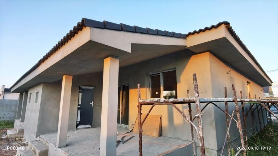 Casă cu 3 camere în Moșnița Veche