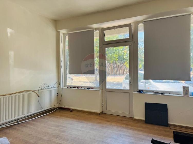 Casă individuală cu 3 camere cu Teren 60 Mp în Central