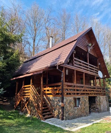 Casă cu 3 camere cu Teren 1493 Mp în Orăști