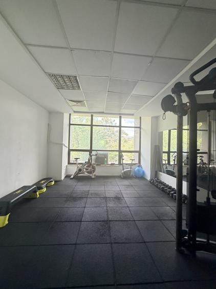 Birou, de 360 mp, în P-ța Unirii