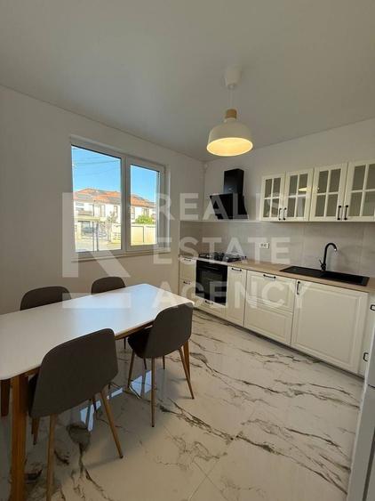 Duplex cu 4 camere cu Canalizare în Exterior Nord