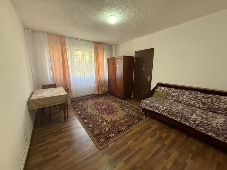 Apartament cu 2 camere nedecomandat, mobilat în Spitalul Județean