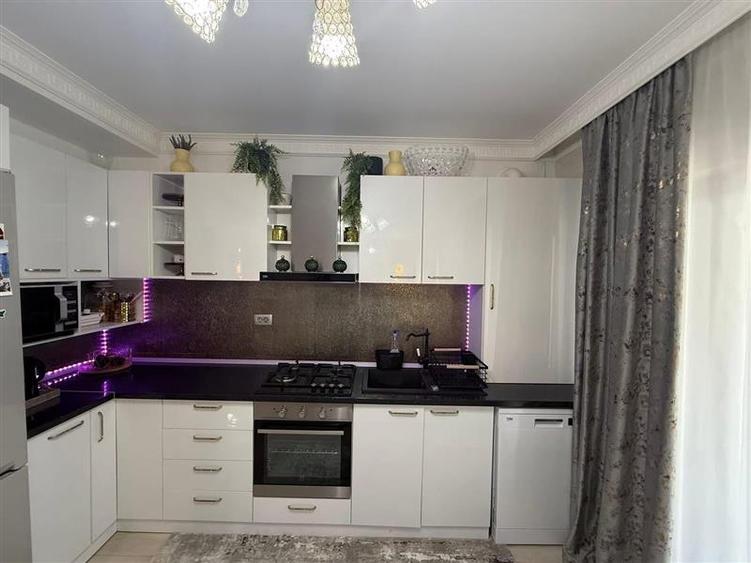 Duplex cu 5 camere cu Teren 200 Mp în Central