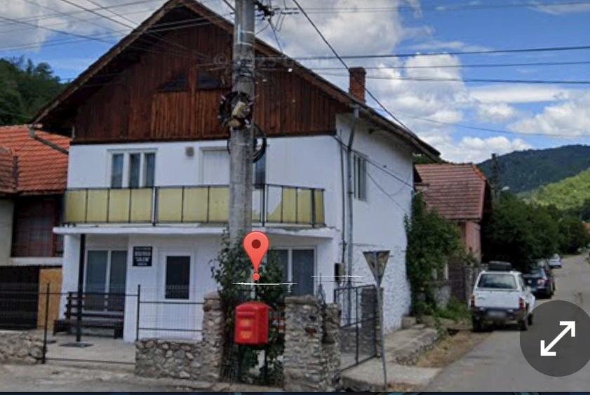 Casă cu 4 camere în Peștișani