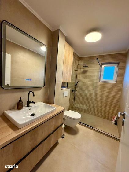 Apartament cu 4 camere decomandat în Turnișor