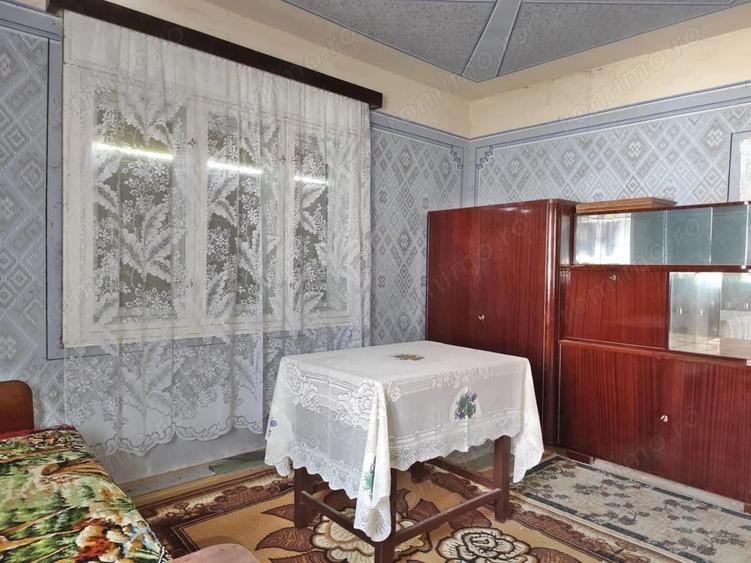 Casă cu 4 camere cu Teren 4122 Mp în Petid