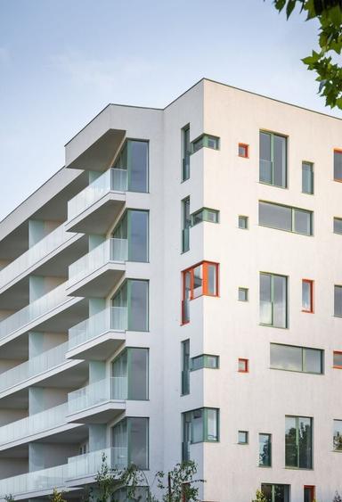 Apartament cu 3 camere semidecomandat, mobilat în Sisești