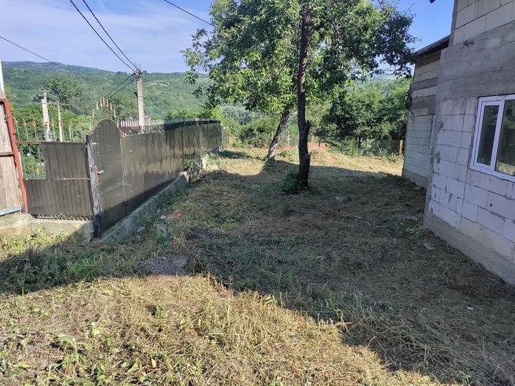 Casă cu 4 camere în Ciuta