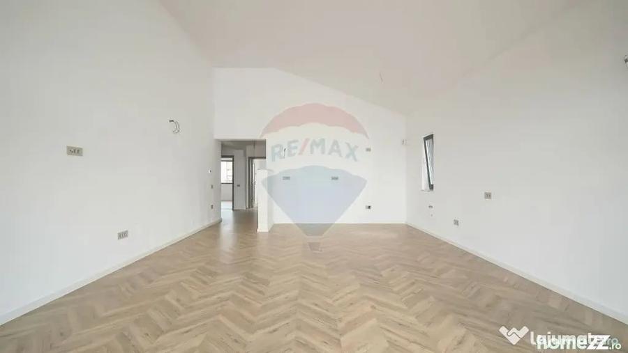 Casă cu 4 camere cu Teren 560 Mp în Stupini
