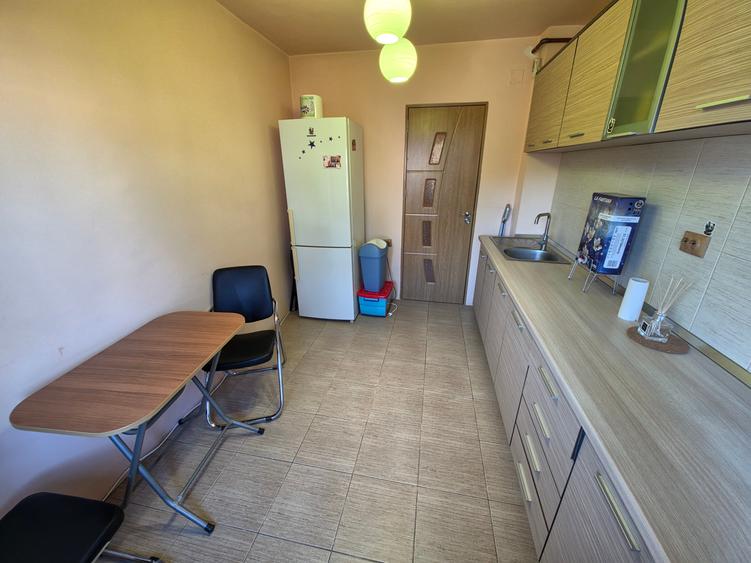 Apartament cu 2 camere decomandat în Casa de Cultură