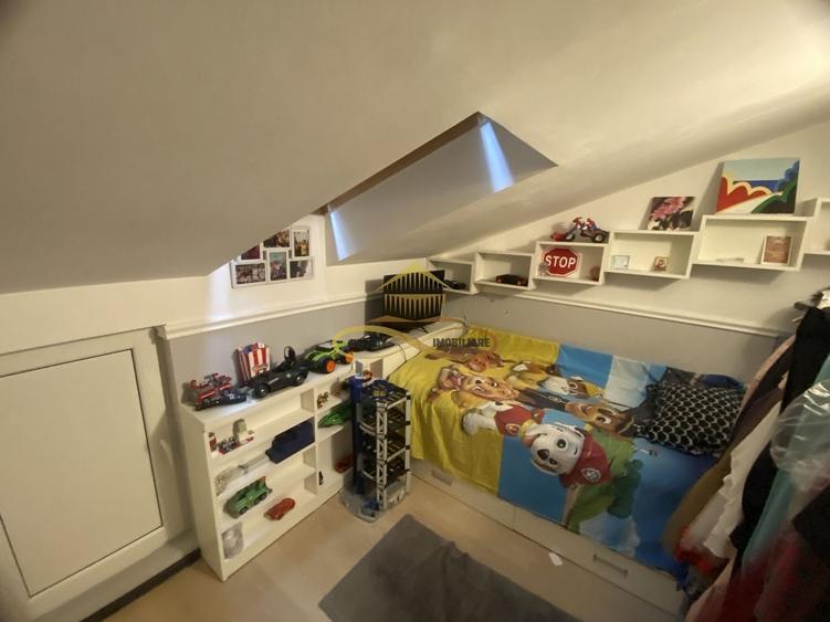 Apartament cu 4 camere decomandat, mobilat în Șerbănești