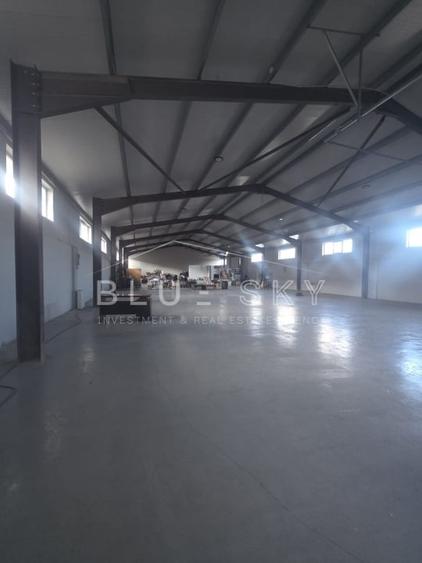 Spațiu industrial, de 1,000 mp, în Palas