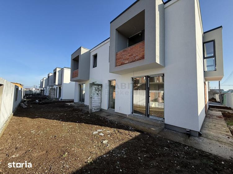 Casă cu 4 camere cu Teren 250 Mp în Tunari