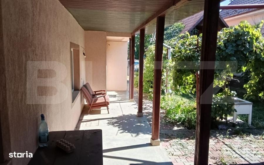 Casă cu 4 camere în Roșiori