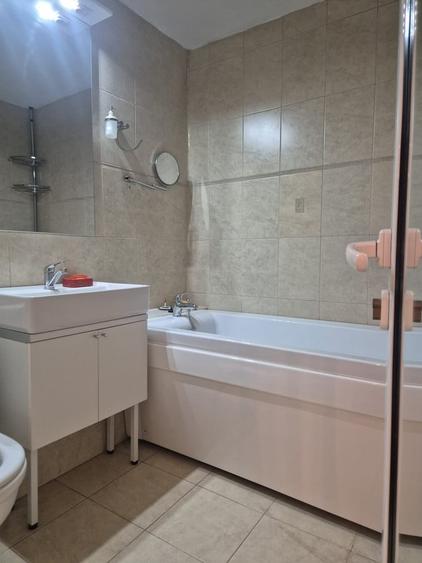 Apartament cu 3 camere decomandat în Ștefan cel Mare