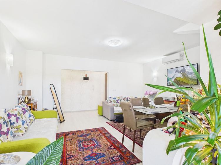 Apartament cu 3 camere decomandat, mobilat în Drumul Taberei