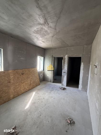 Casă cu 3 camere semidecomandat cu Teren 295 Mp în Clinceni