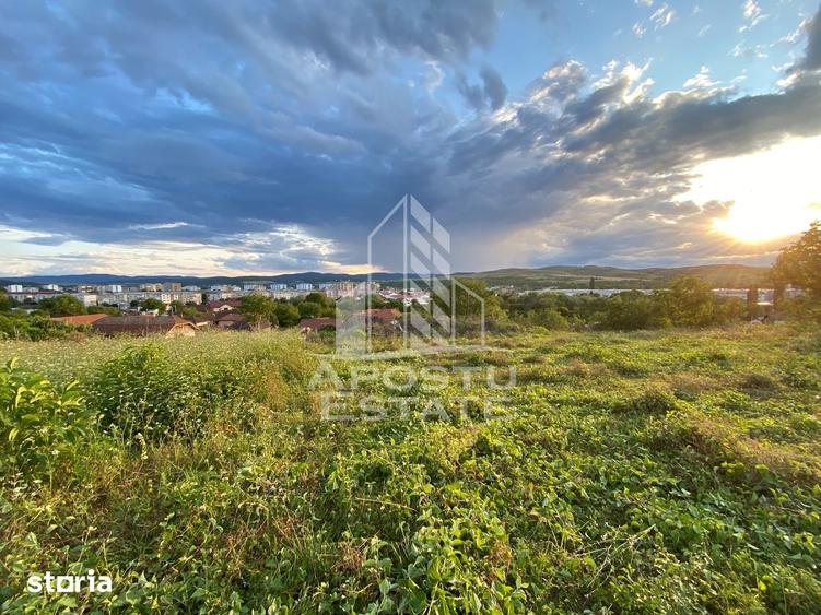 Teren de 1357 mp, în Central