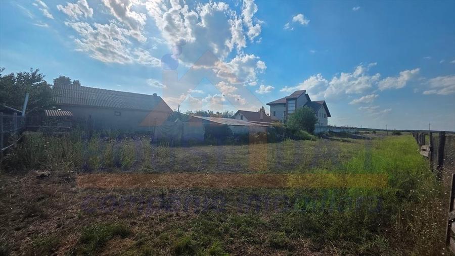 Teren intravilan de 2543 mp, în Periferie