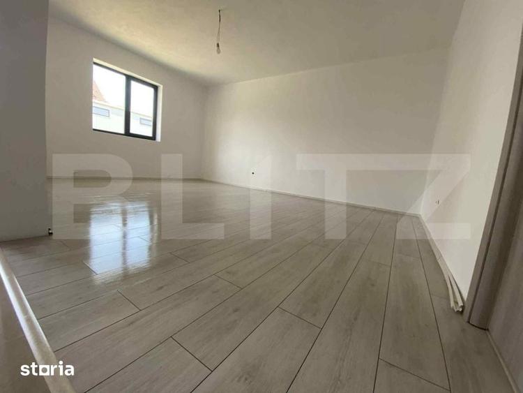 Casă cu 4 camere cu Teren 300 Mp în Malu Mare