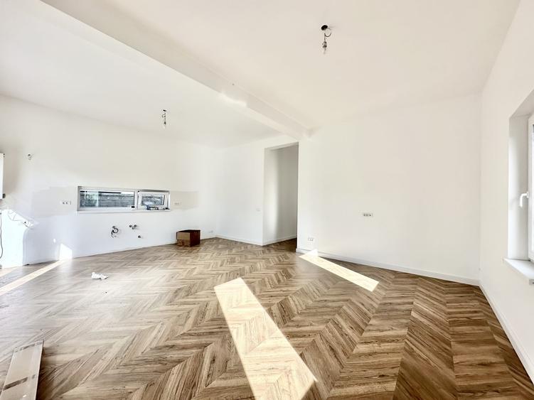 Duplex cu 4 camere cu Canalizare în Moșnița Nouă