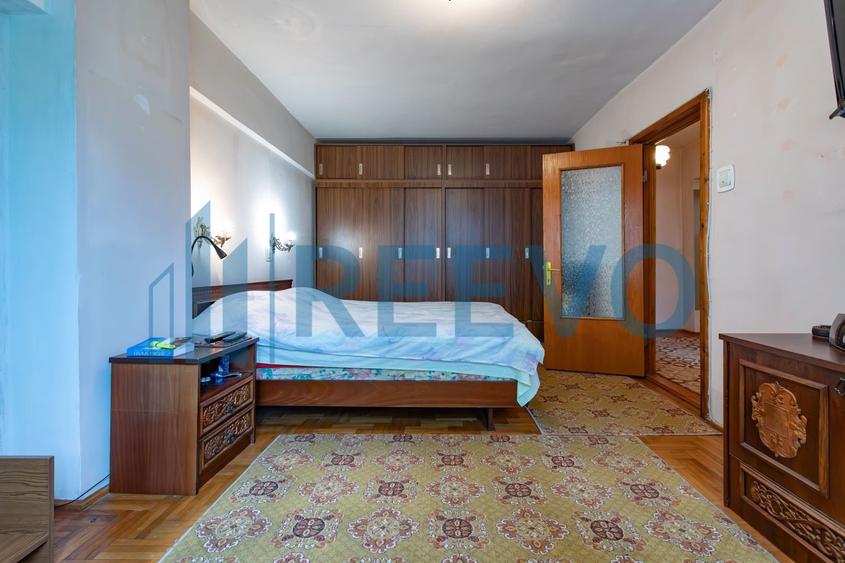 Apartament cu 4 camere decomandat, mobilat în Ultracentral