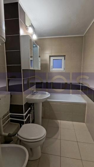 Apartament cu 4 camere decomandat, mobilat în Victoriei