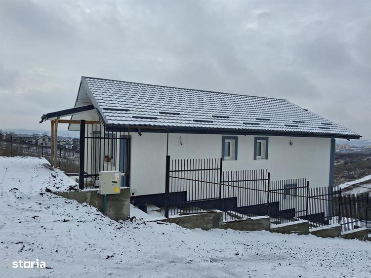 Casă cu 4 camere în Valea Lupului