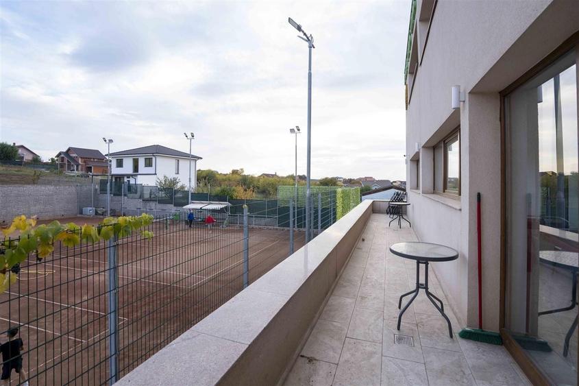 Casă individuală cu 6 camere decomandat cu Canalizare în Oncea
