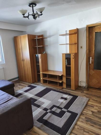 Apartament 2 camere, etaj 1, centrala proprie 400 m de Academia de Muzica - 1