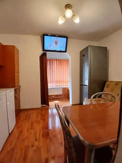 Apartament cu 2 camere decomandat în Petrila