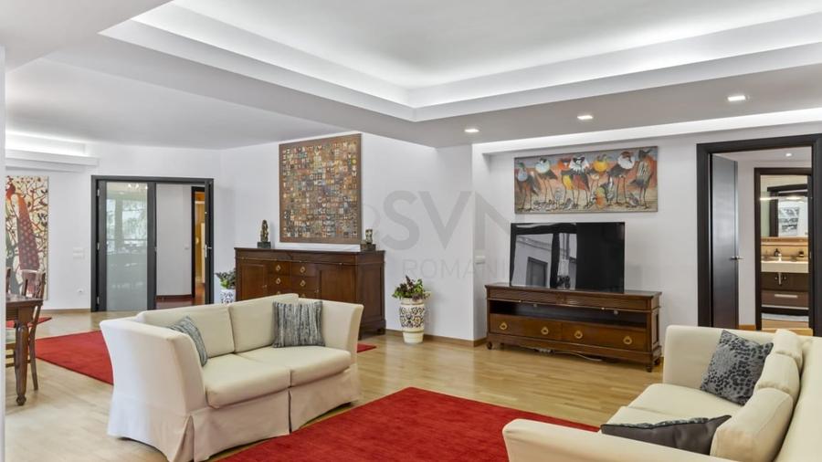 Apartament cu 3 camere semidecomandat, mobilat în Arcul de Triumf