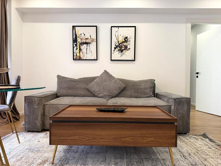 Apartament cu 2 camere semidecomandat în Victoriei