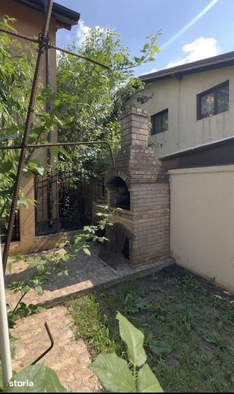 Casă cu 5 camere cu Teren 100 Mp în Domnești
