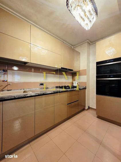 Apartament cu 3 camere în Tractorul