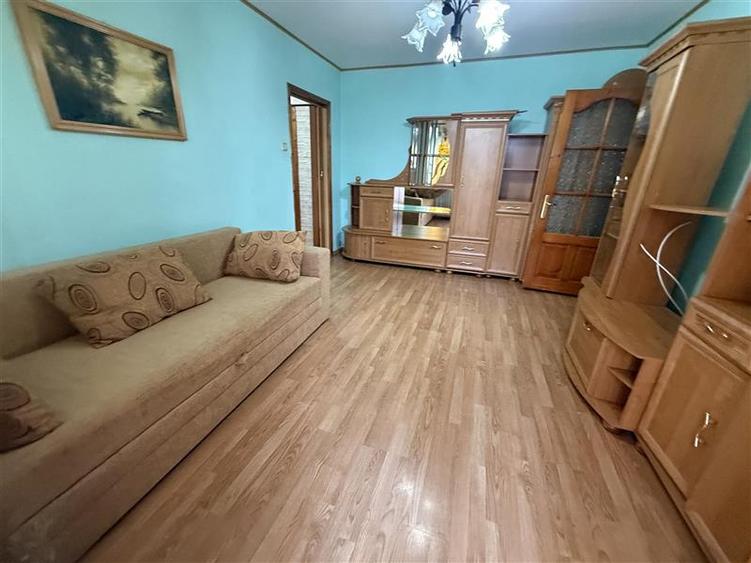 Apartament cu 2 camere semidecomandat în Mioriței