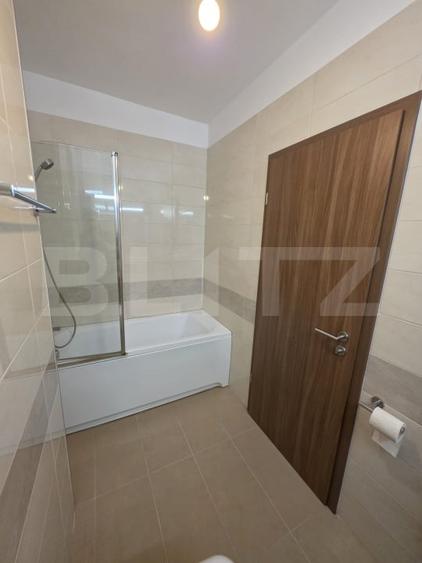 Apartament cu 3 camere semidecomandat, mobilat în Bună Ziua