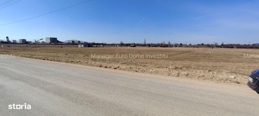 Teren industrial la drum asfaltat - langa Ocolitoarea Municipala