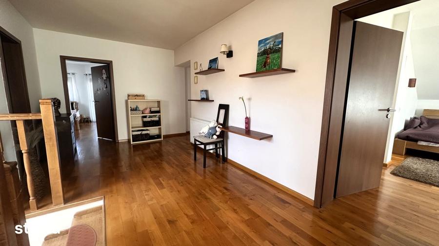 Casă cu 5 camere cu Teren 950 Mp în Șelimbăr