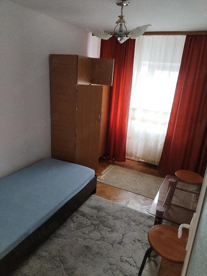 Apartament cu 3 camere decomandat în Vânători