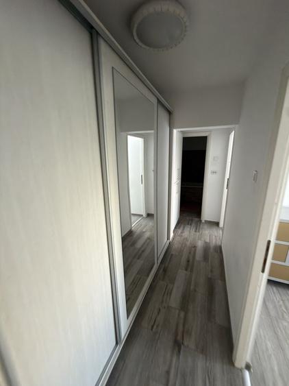 Apartament cu 3 camere decomandat în Progresul
