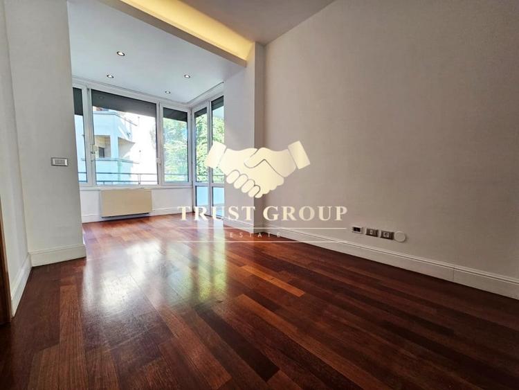 Apartament cu 3 camere semidecomandat, mobilat în Arcul de Triumf