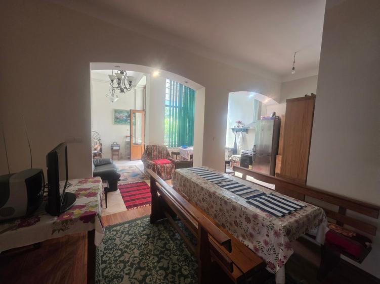 Casă cu 3 camere cu Teren 409 Mp în Central