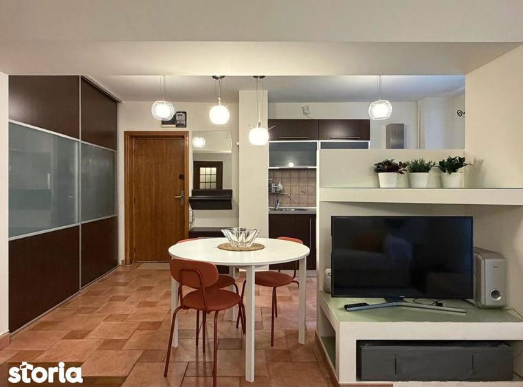 Apartament cu 2 camere semidecomandat în Grivița