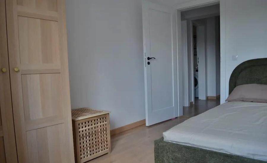 Apartament cu 3 camere decomandat, mobilat în Târgu Cucu