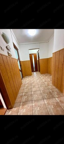 Apartament cu 3 camere decomandat în Trivale