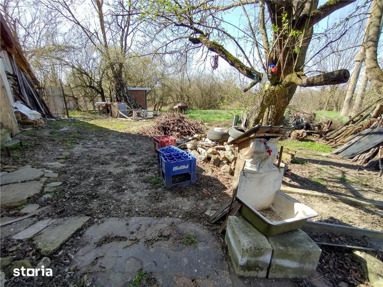 Casă cu 8 camere cu Teren 3800 Mp în Central