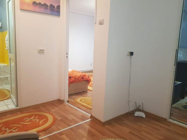 Garsonieră decomandată în Central