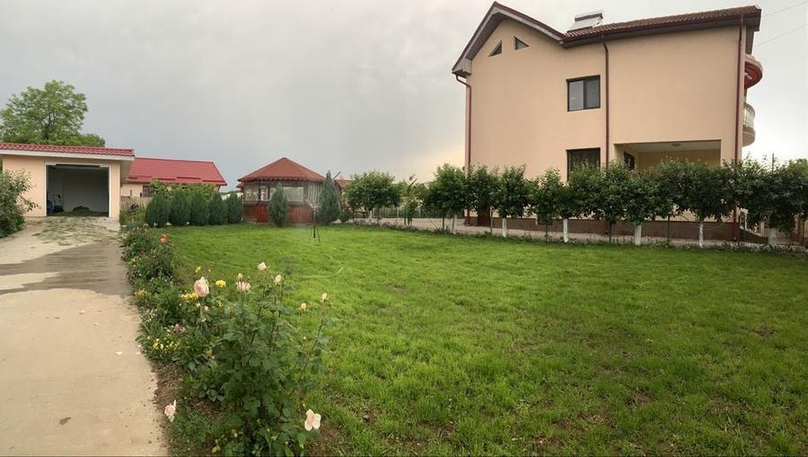 Casă cu 4 camere în Grădinari
