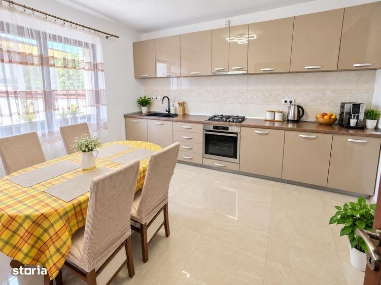 Casă cu 4 camere în Central